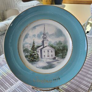 Vintage Avon Wedgwood Enoch 1974 Christmas Collectible Plate "Country Church"